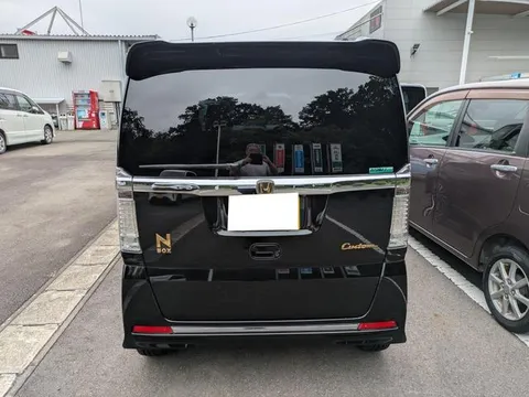 Honda N-BOX Custom