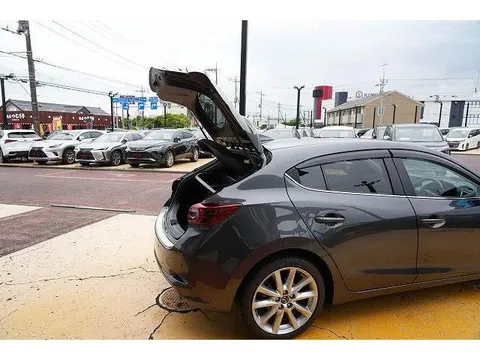 Mazda Axela Sport