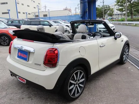 MINI Cooper Convertible