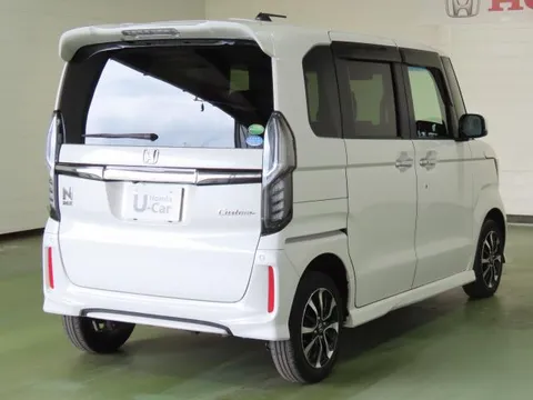 Honda N-BOX Custom