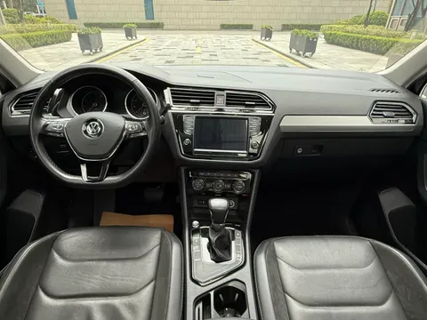 Volkswagen Tiguan L