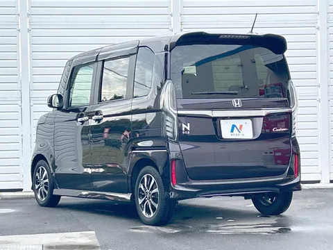 Honda N-BOX Custom
