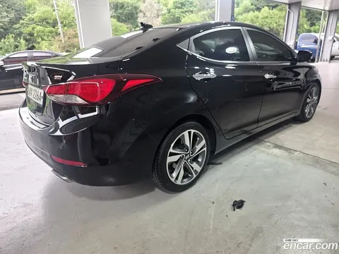 Hyundai Elantra (Avante)