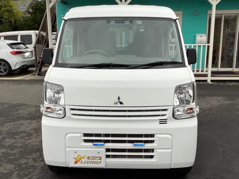 Mitsubishi Minicab Van