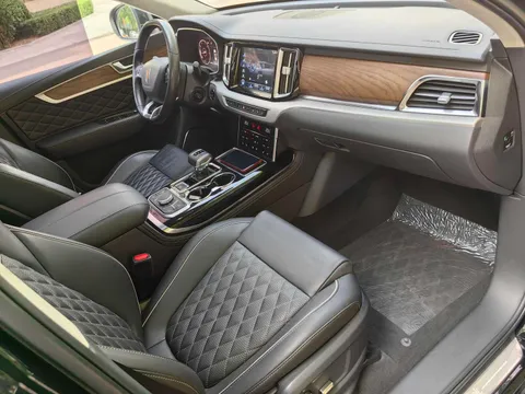 Hongqi HS7
