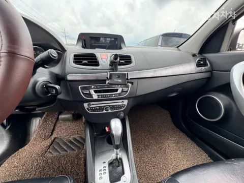 Renault SM3