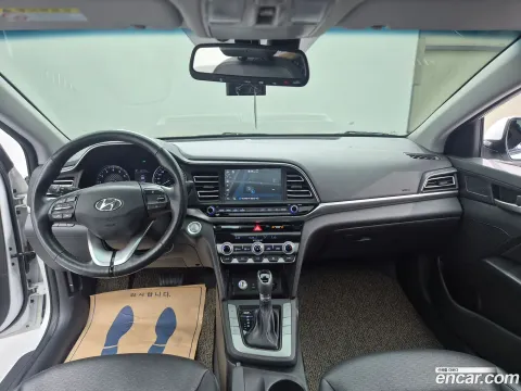 Hyundai Elantra (Avante)