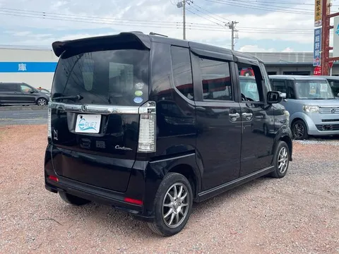 Honda N-BOX Custom