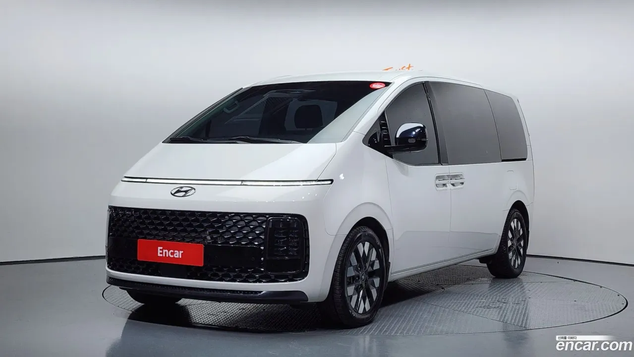 Hyundai Staria