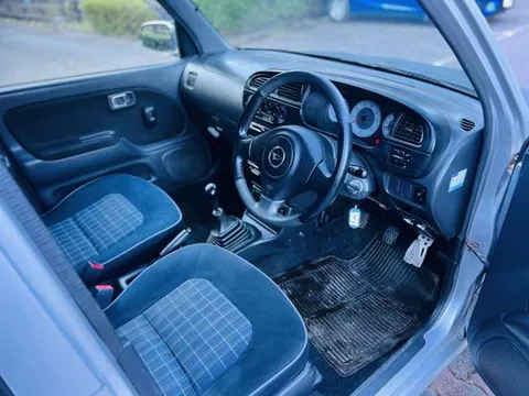 Daihatsu Mira Gino