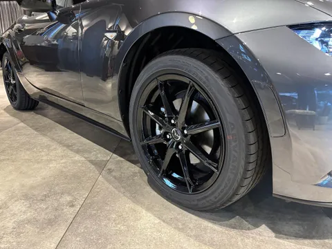 Mazda MX-5 (Roadster)