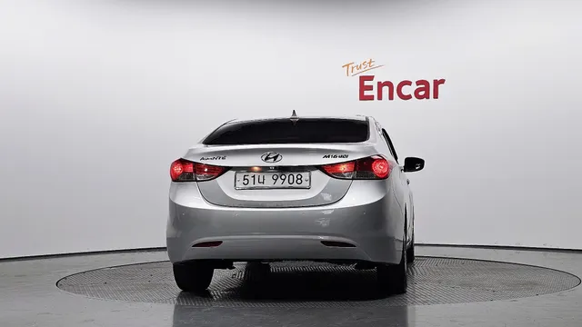 Hyundai Elantra (Avante)