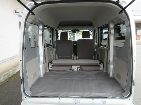 Nissan Clipper Van