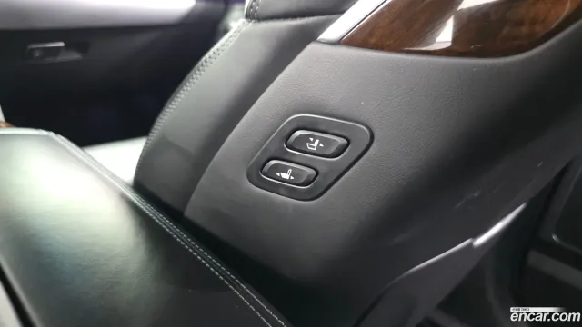 Genesis G90 (EQ900)