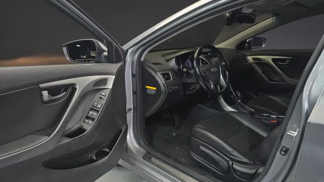 Hyundai Elantra (Avante)