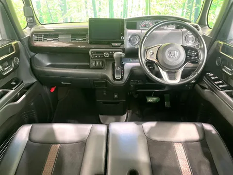 Honda N-BOX Custom