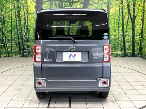 Toyota Pixis Mega