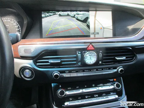 Genesis G90 (EQ900)