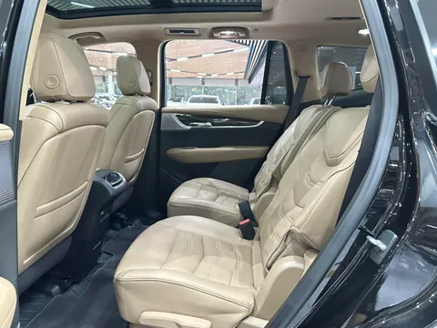 Cadillac XT6