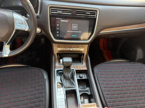 Roewe RX8