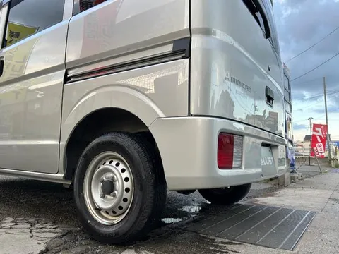 Mitsubishi Minicab Van