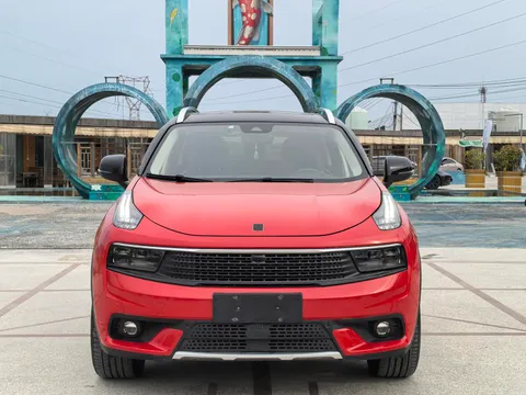 Lynk & Co 01