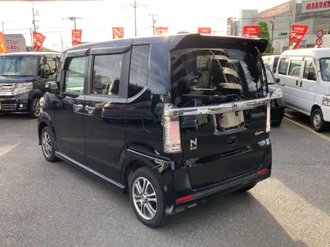 Honda N-BOX Custom