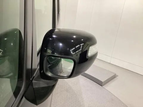 Honda N-BOX Slash