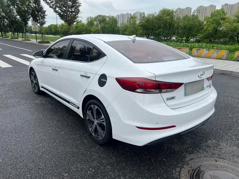 Hyundai Elantra (Avante)