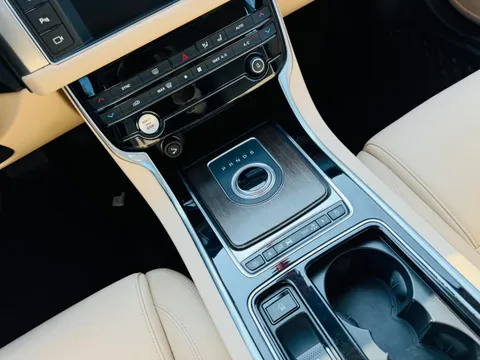Jaguar XFL