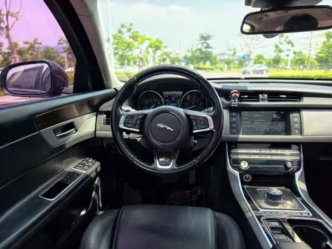 Jaguar XFL