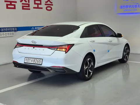 Hyundai Elantra (Avante)