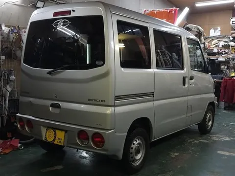 Mitsubishi Minicab Van