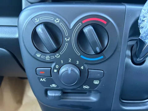 Nissan Clipper Van