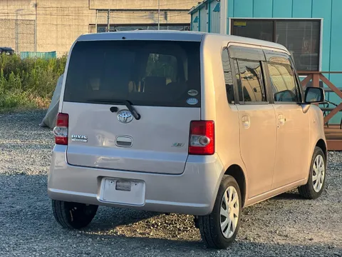 Toyota Pixis Space