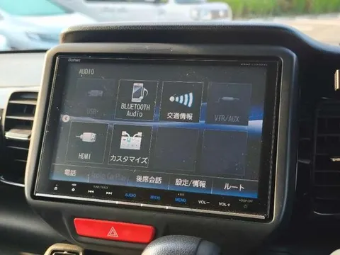 Honda N-BOX Custom