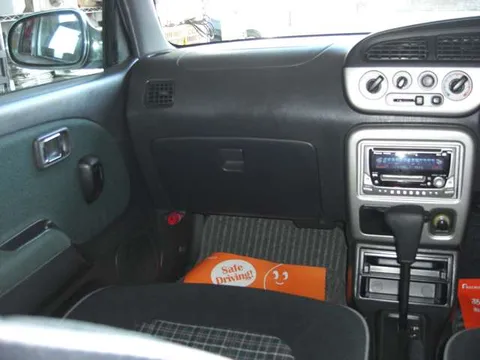 Daihatsu Mira Gino