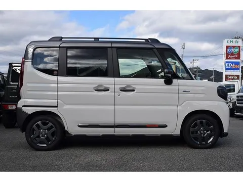 Suzuki Spacia Gear