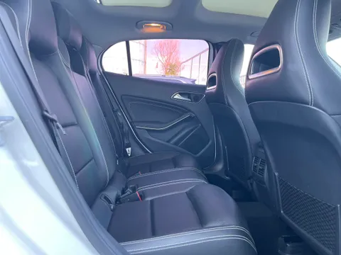 Mercedes-Benz Mercedes-Benz GLA