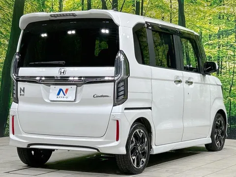 Honda N-BOX Custom