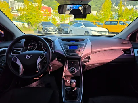 Hyundai Elantra (Avante)