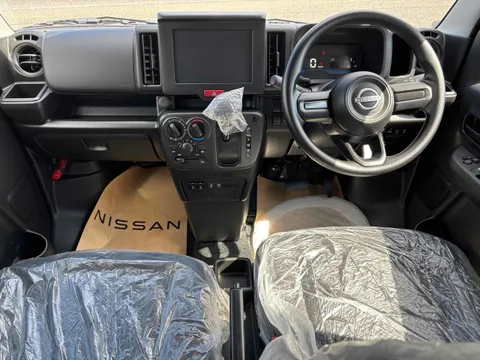 Nissan Clipper Van