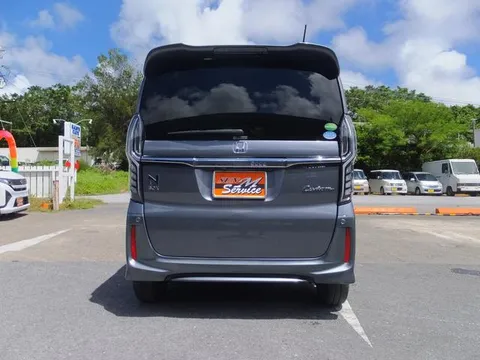 Honda N-BOX Custom