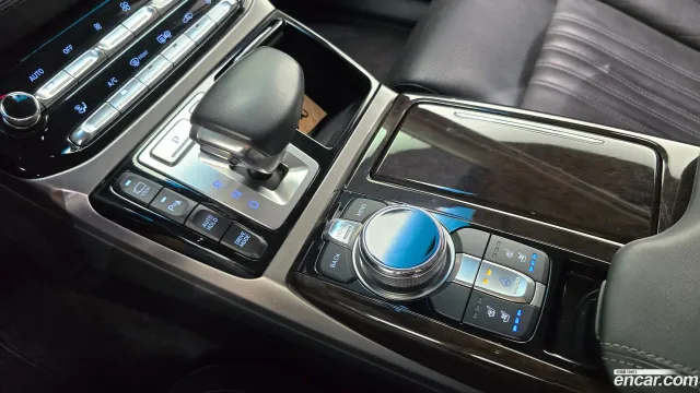Genesis G90 (EQ900)