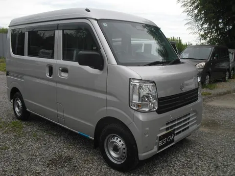 Nissan Clipper Van