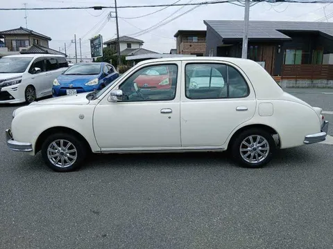 Mitsuoka Viewt