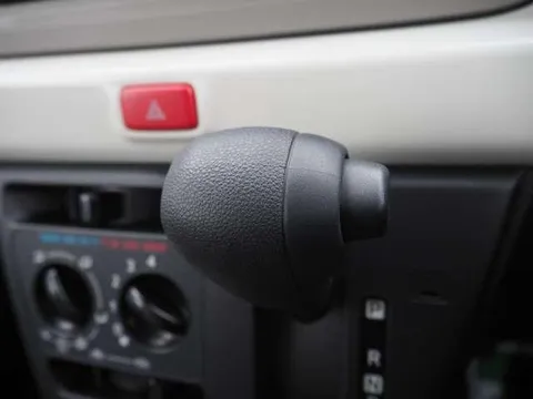 Daihatsu Mira Tocot