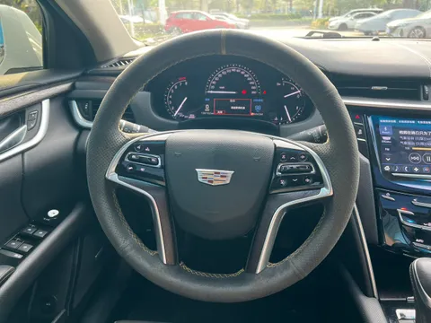 Cadillac XTS