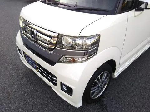 Honda N-BOX Custom