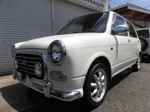 Daihatsu Mira Gino